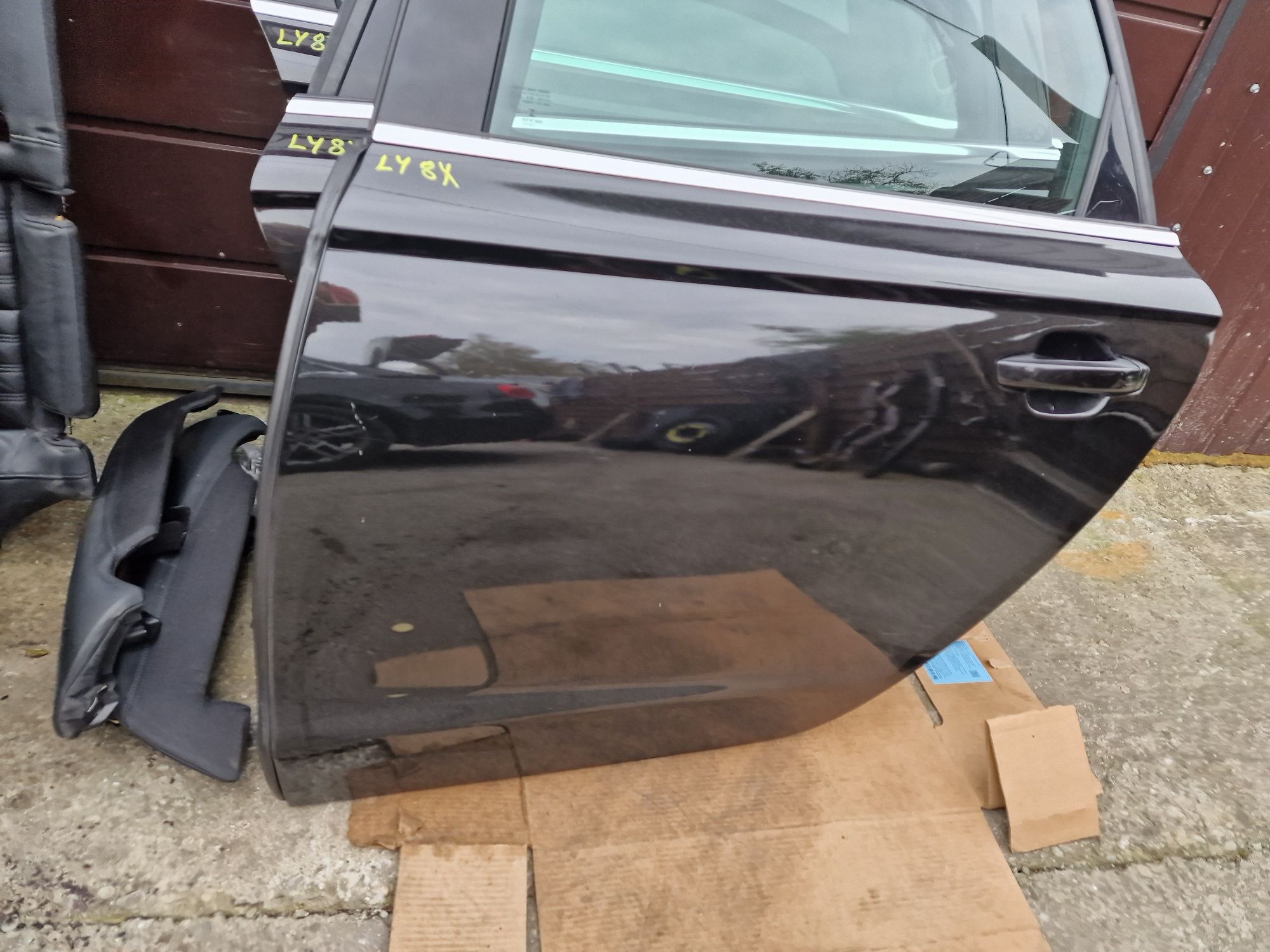Drzwi lewy tyl tylnie audi a6 c7 sedan kompletne do założenia ly8x