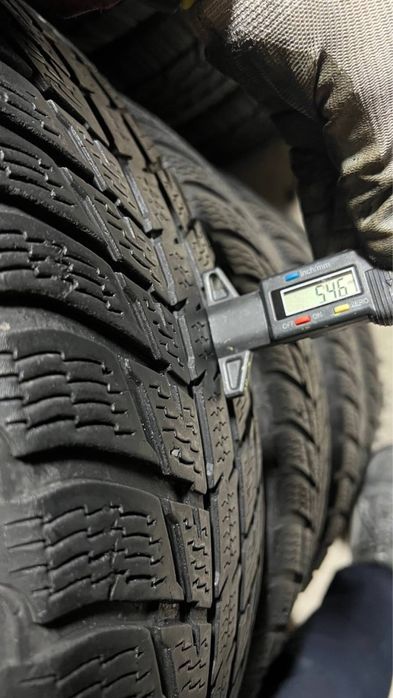 Комплект зимової гуми 235/50/19 Nokian