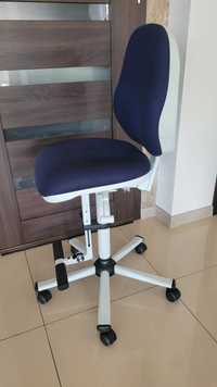 Krzesło biurkowe obrotowe wysokie z podnóżkiem