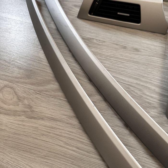 BMW E90 dekory listwy ozdobne srebrne