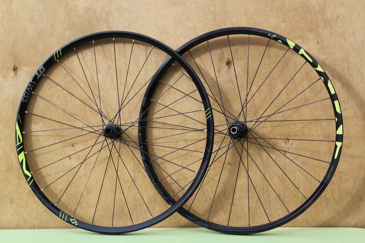 Колеса переднє 27,5: DT Swiss CSW AM 2.7 650B 15x100, BONTRAGER Race