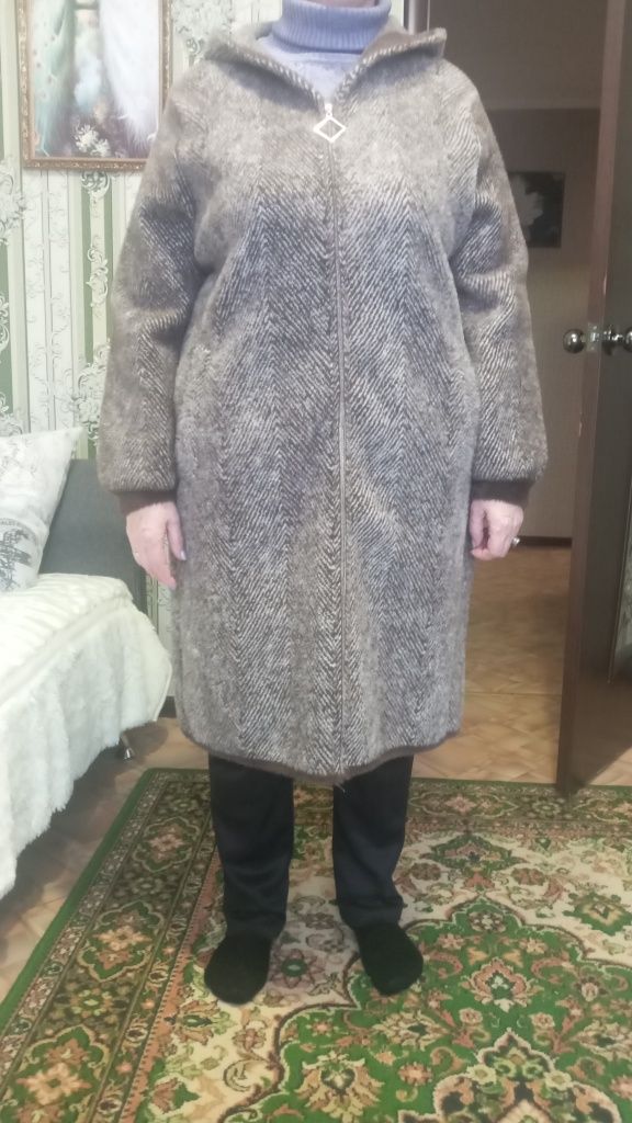 Продам пальто из Альпака