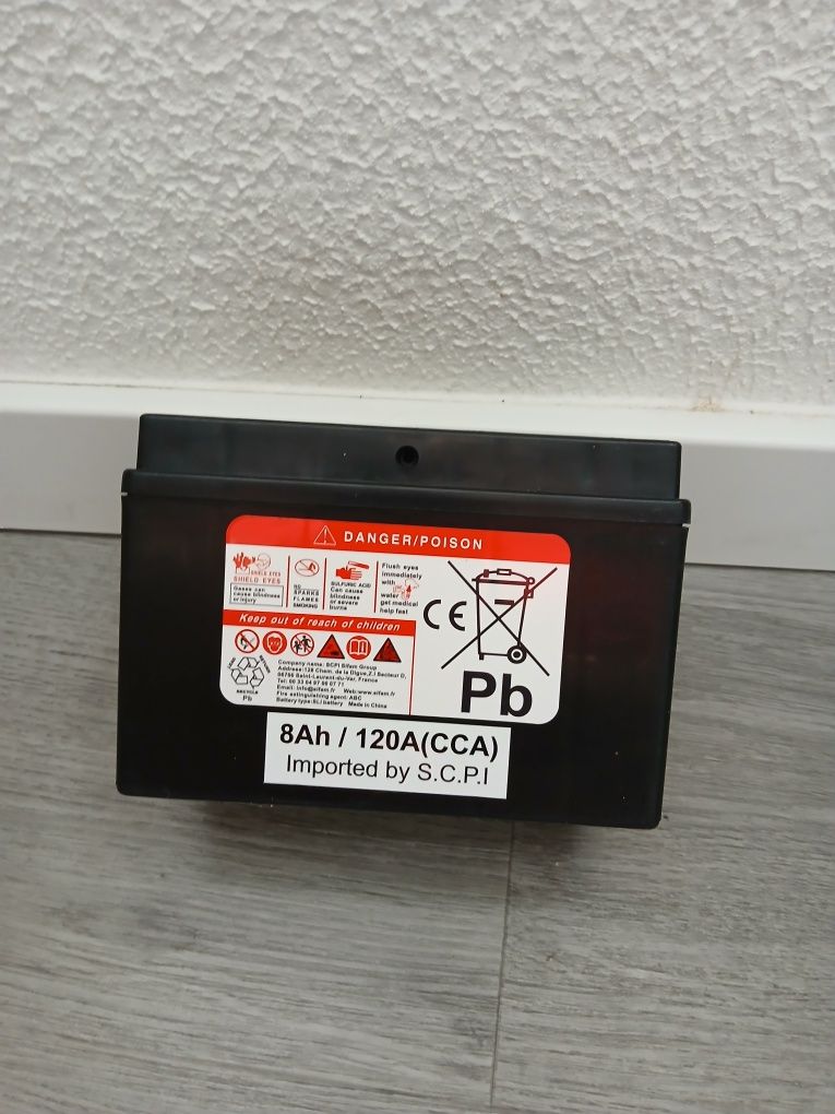 Bateria nova para moto/scooter