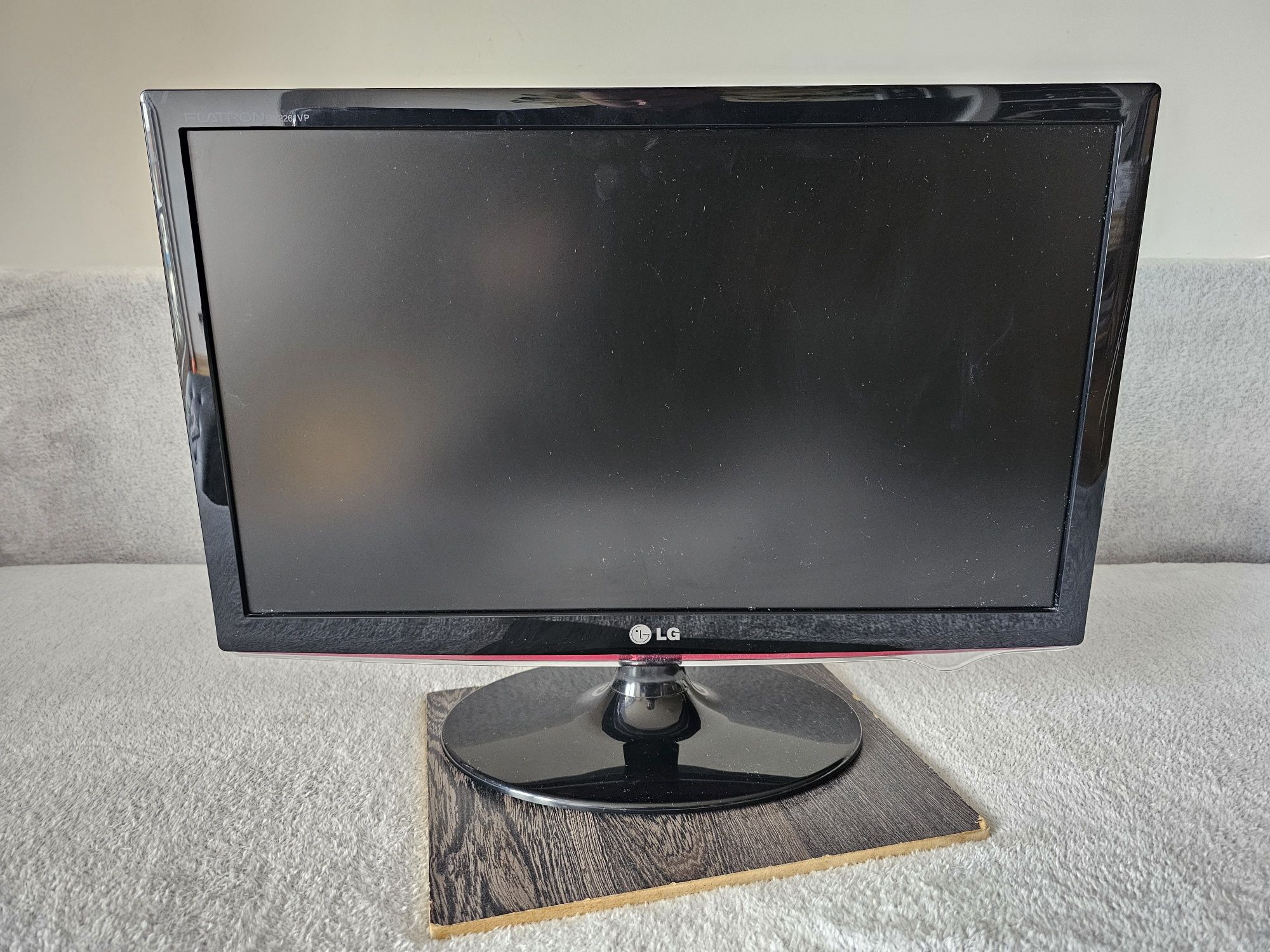 LG Flatron W2261VP-PF przekątna 21,5