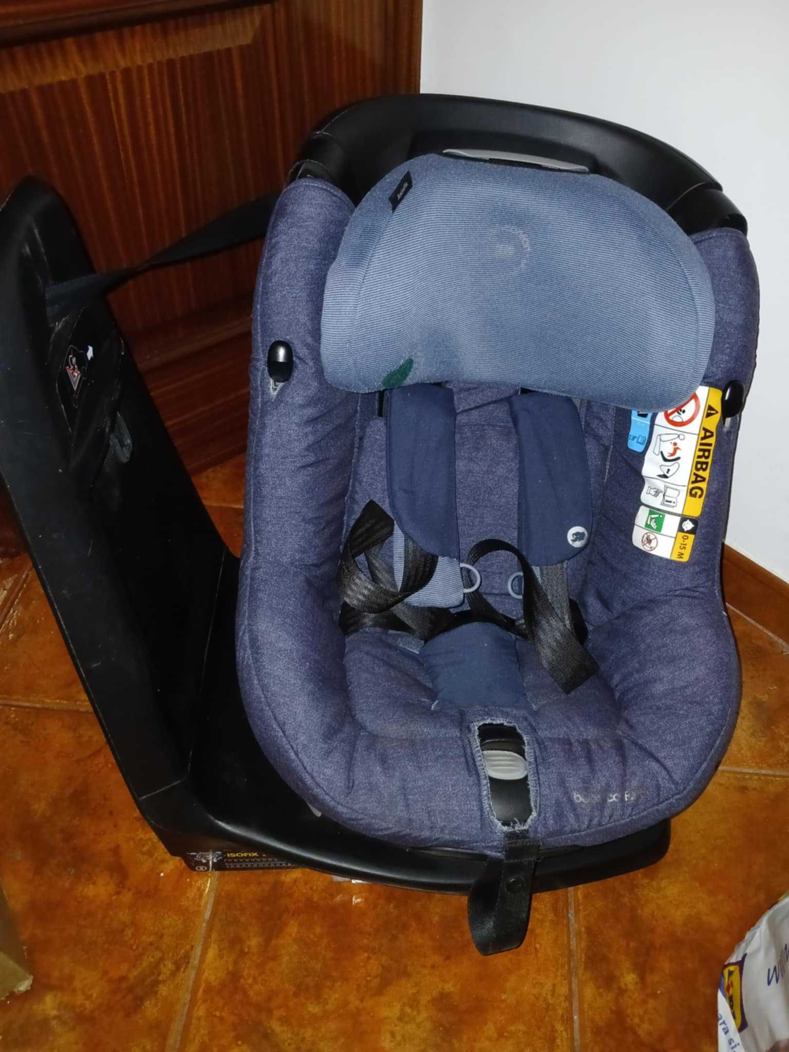 Cadeira auto rotativa Bebeconfort Axissfix com triplo de isofix