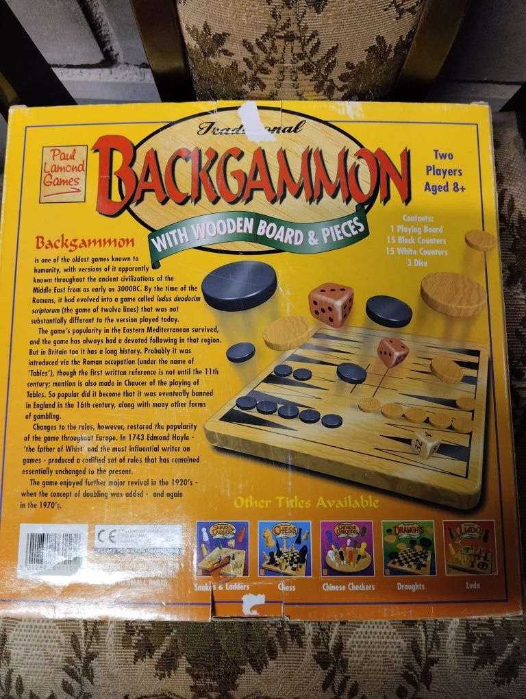 drewniana gra Backgammon