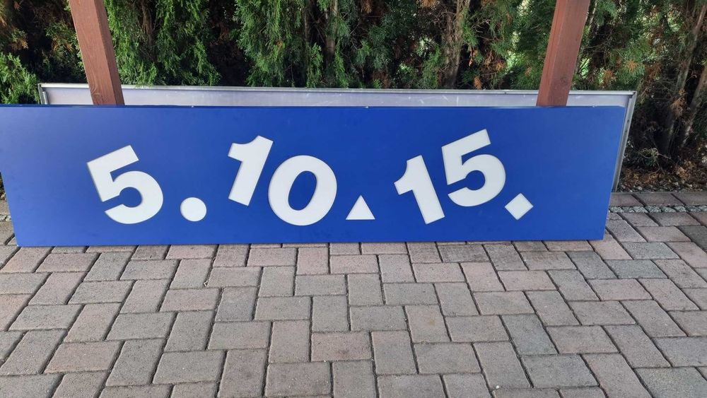 Kaseton reklamowy LED, podświetlany, ścienny, na witrynę