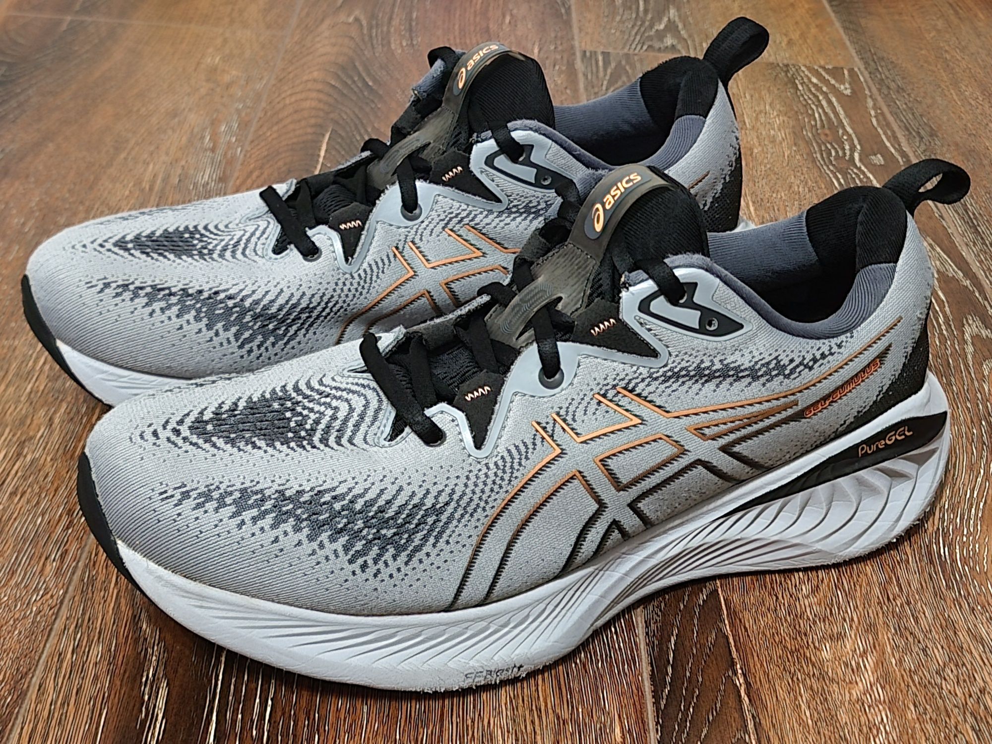 Оригінал 100% кросівки чоловічі asics comulus 26 eur 47