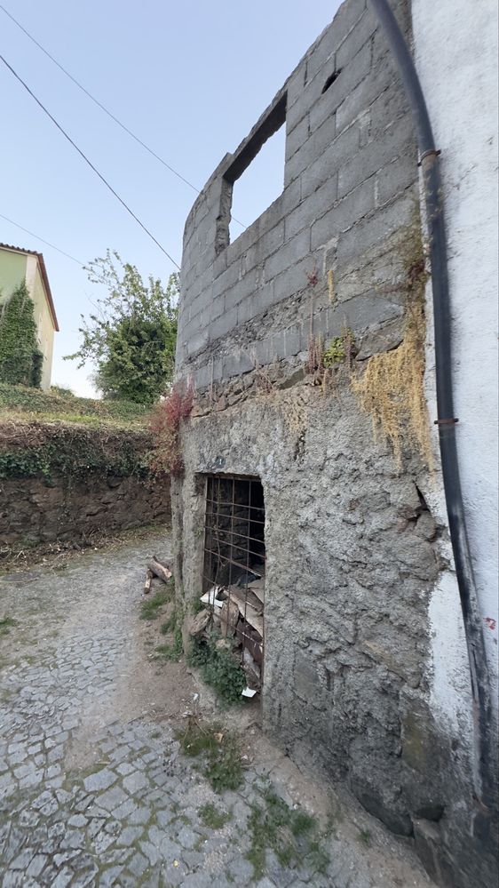 Casa em Ruína para Reconstrução | Donas – Fundão, Castelo Branco