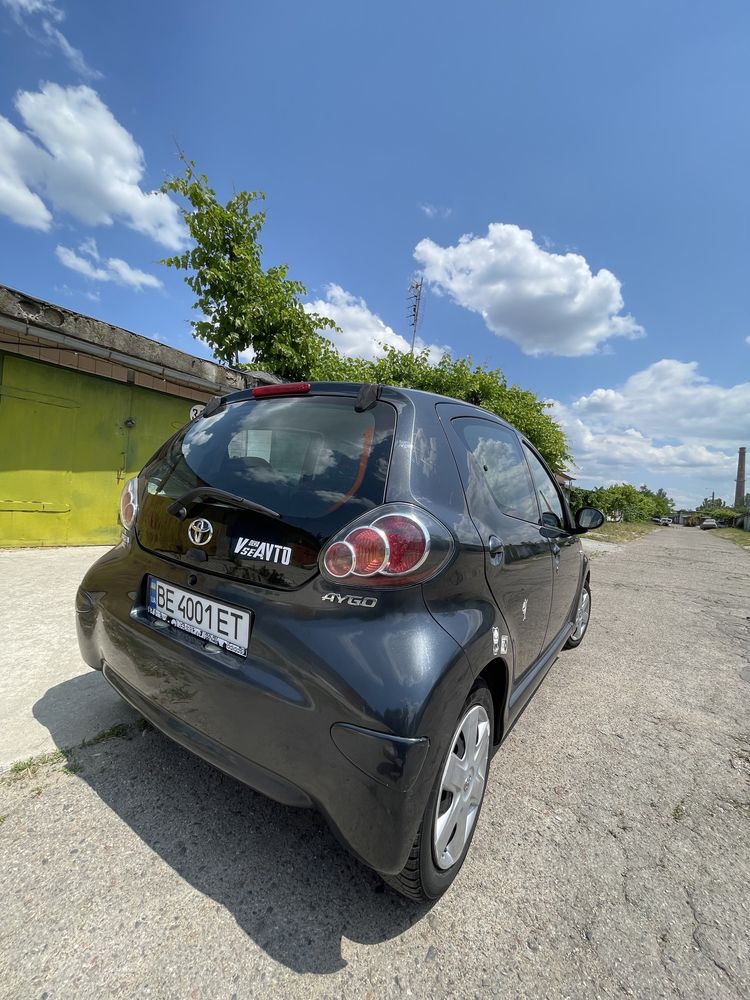 Автомобіль Toyota  Aygo