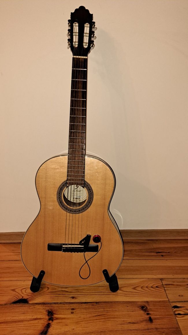 Gitara akustyczna