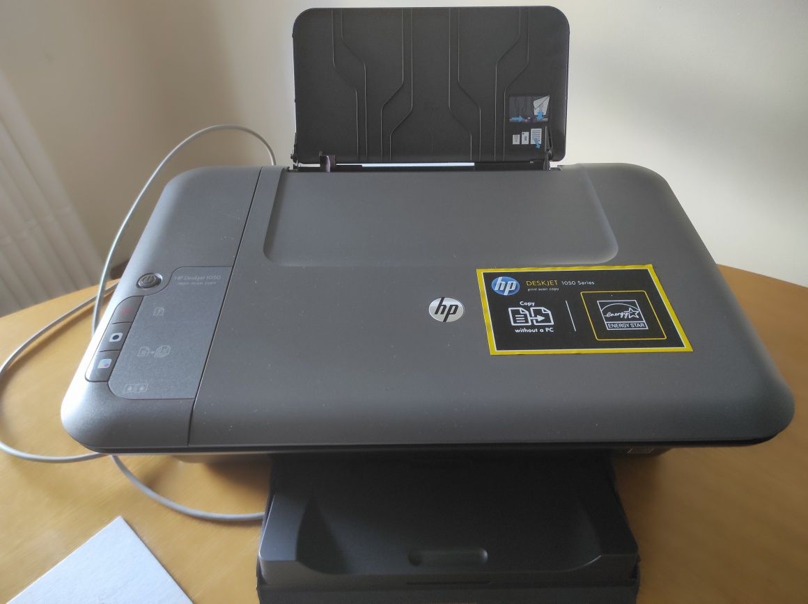 HP Deskjet 1050 - print scan copy