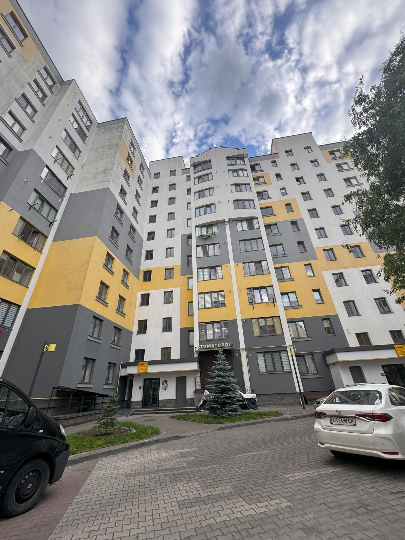 Продам 2- кімнатну квартиру від власника ЖК « Сонячний»