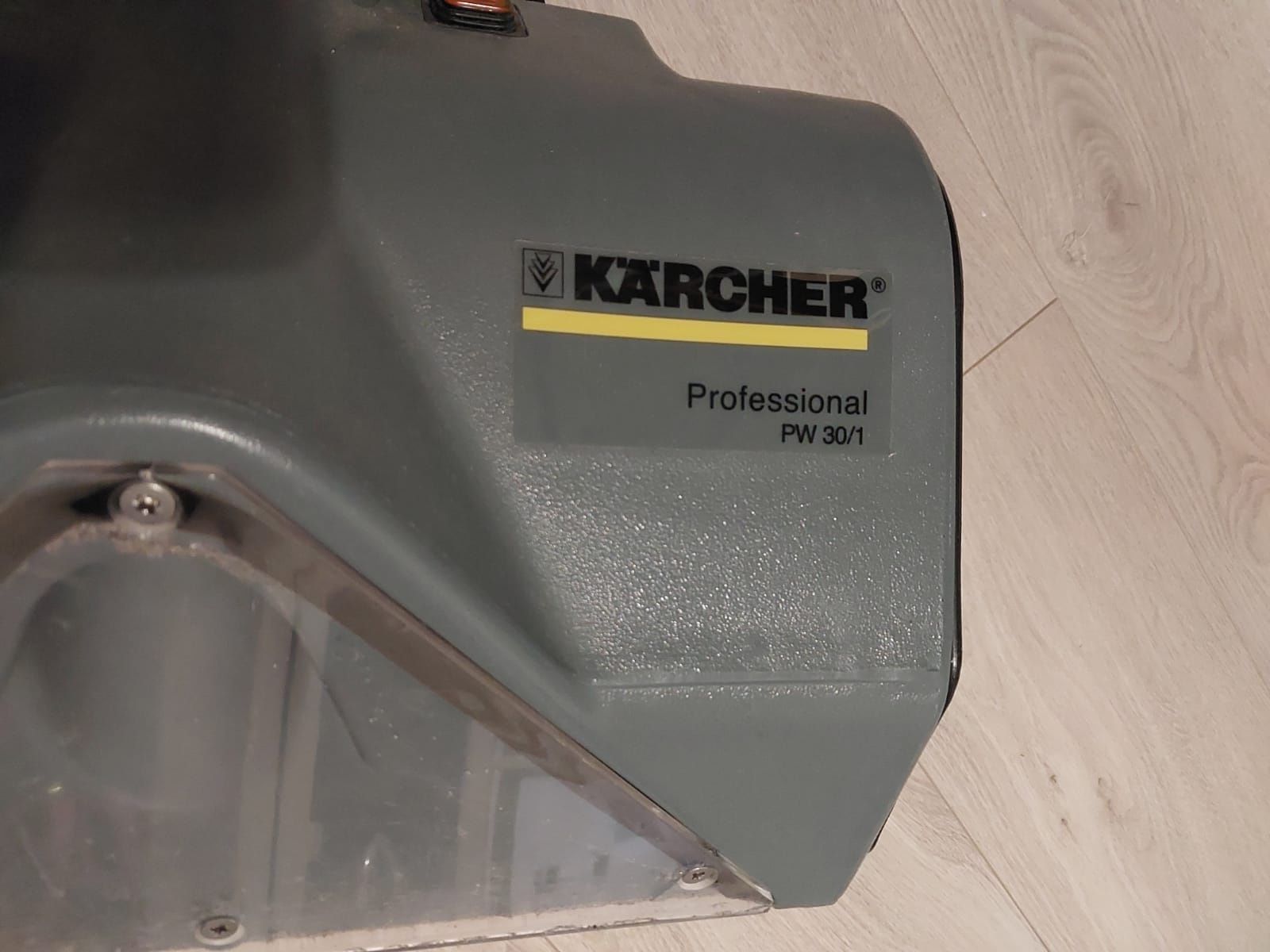 Przystawka piorąca Karcher Professional PW 30/1 dywany wykładziny