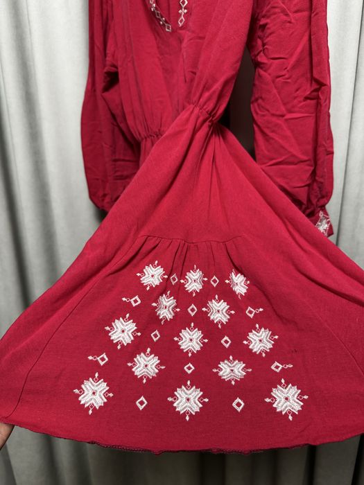 Вишита сукня стан новий