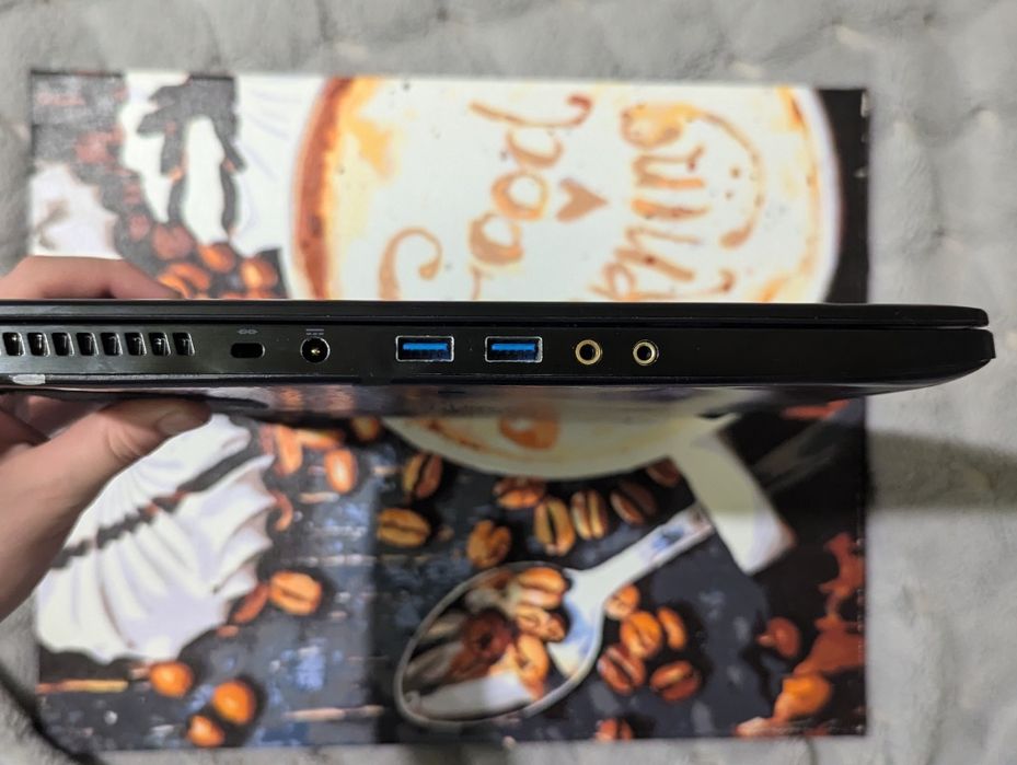 Ноутбук ігровий Msi ms-16H2