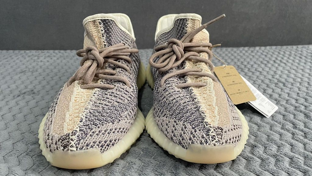 YEEZY Boost 350 v2 Ash Pearl