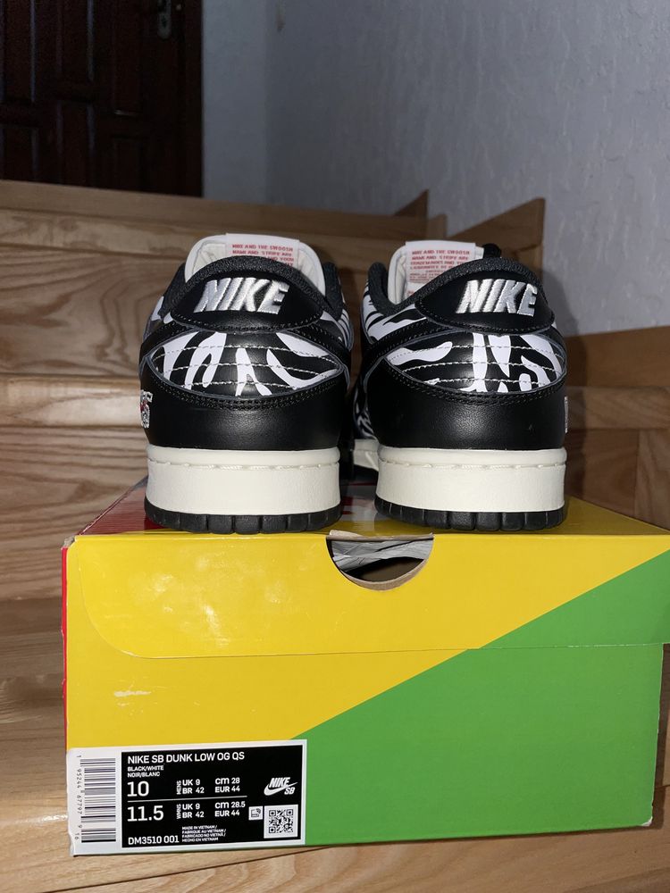 Nike SB Dunk Quartersnacks Zebra