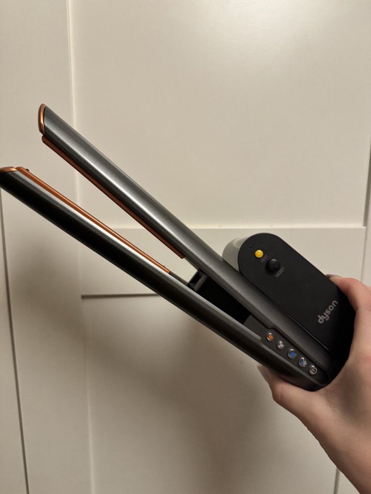 Dyson Airstrait HT01