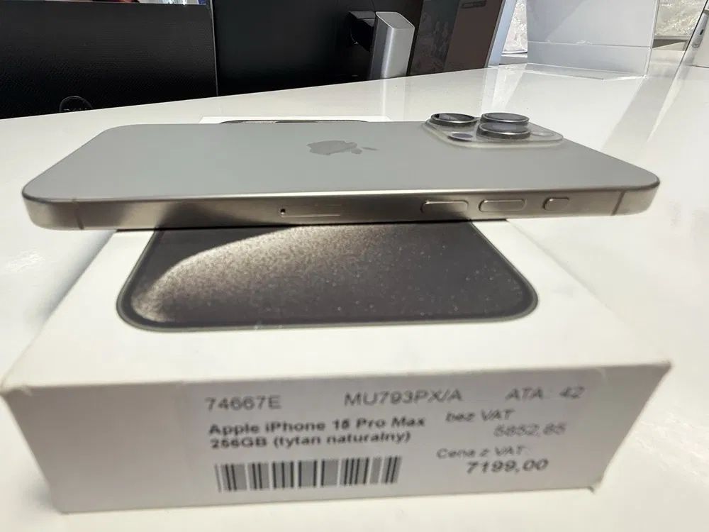 iPhone 15 Pro Max 256Gb Natural Titanium у Чудовому стані