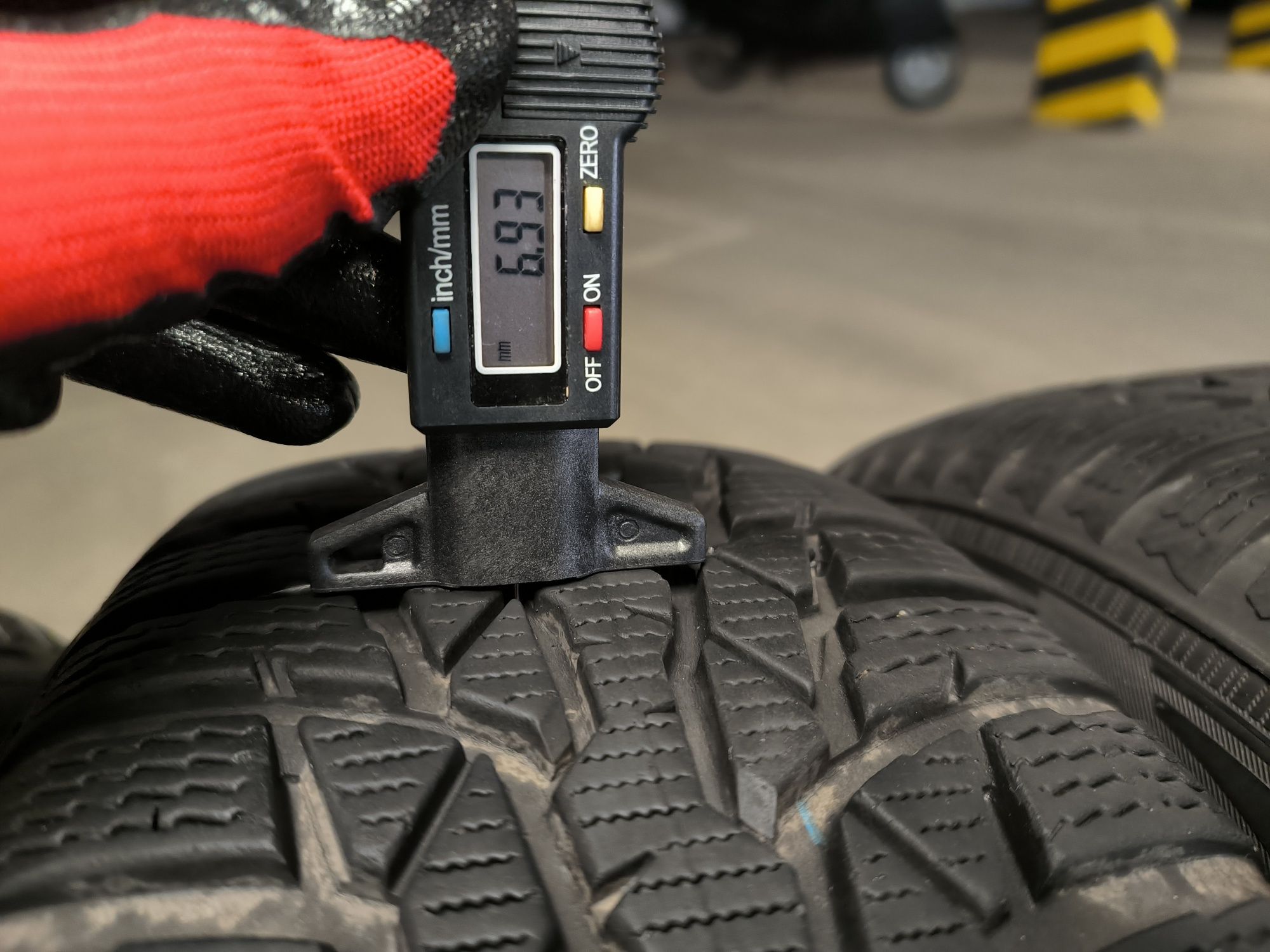 Opony Nokian 185/65/15 dot 3321 zima 7mm