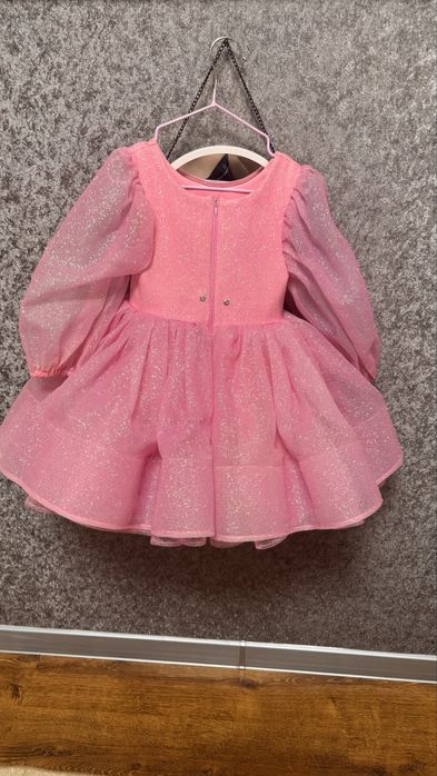 Пышное нарядное платье 104