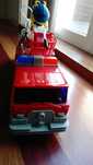 Carro dos bombeiros com luzes