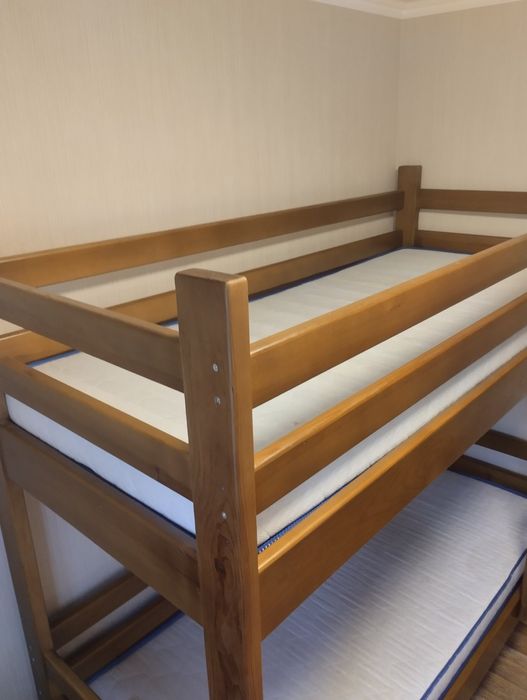 Подам двоярусну кровать 1900×800