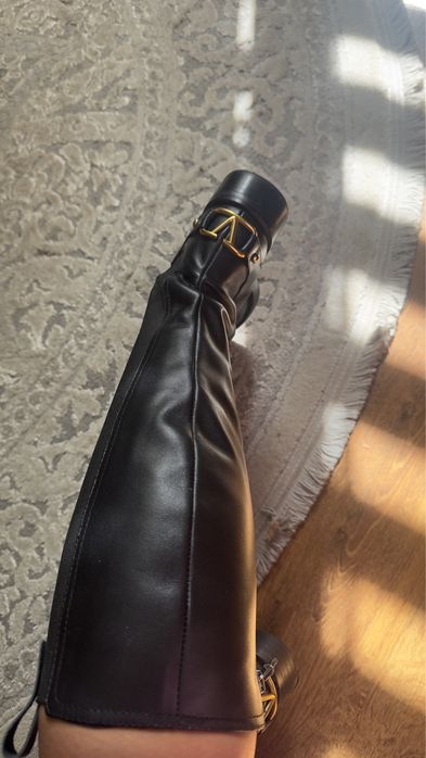 Сапожки Valentino