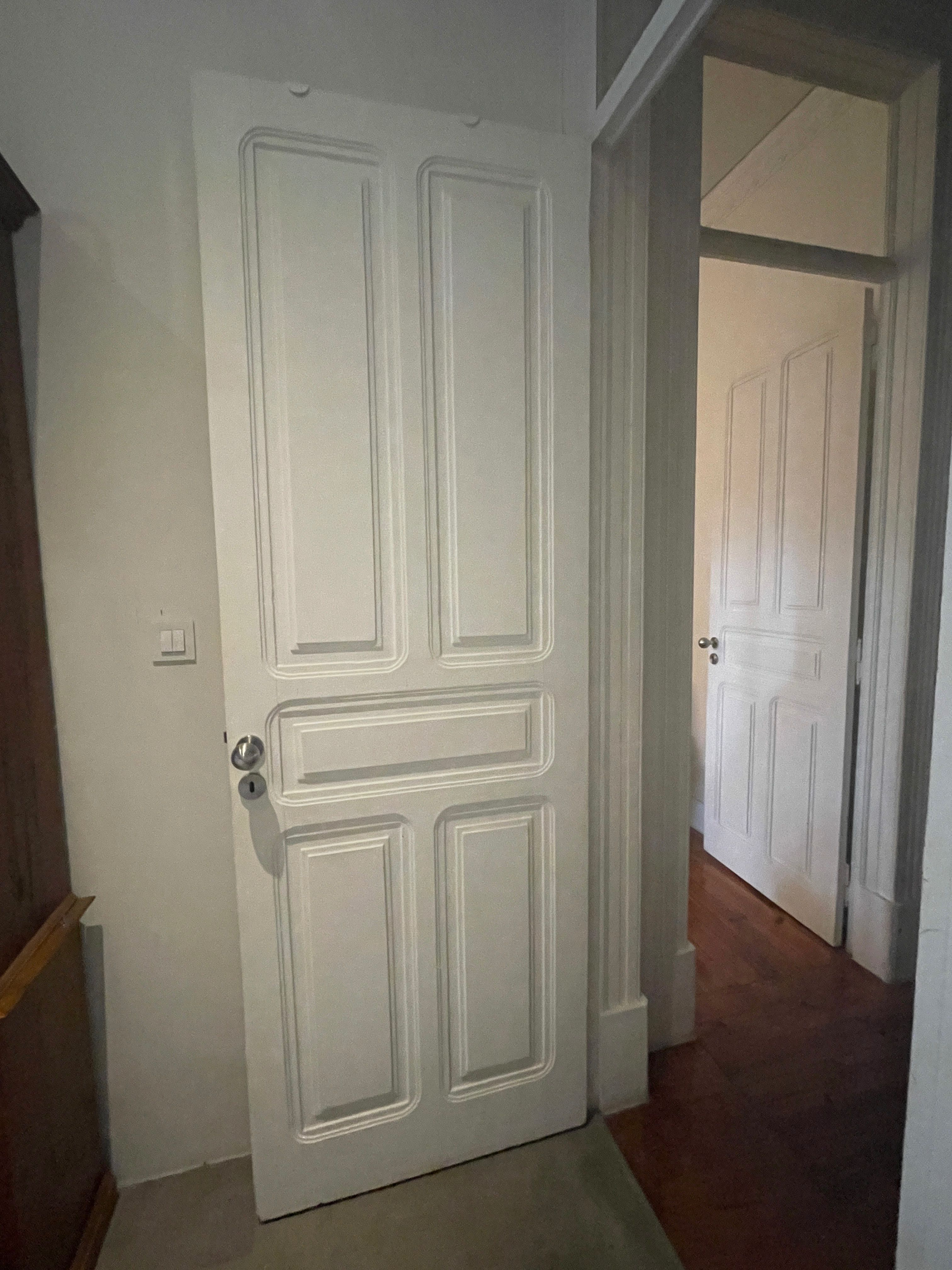 2 portas de madeira antigas