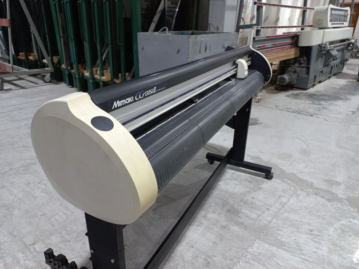 Ріжучий плоттер Mimaki CG-130SRII з оптикою