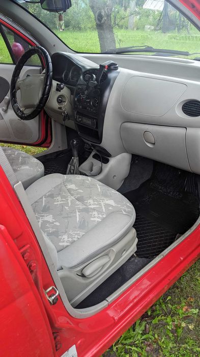 Chery QQ автомобіль