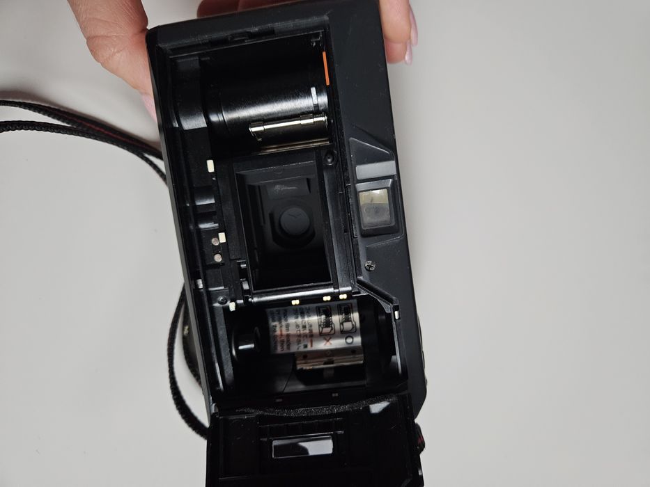 Yashica L-AF - L AF 32mm f/3.5