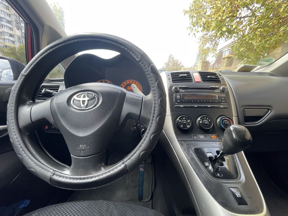 Toyota Auris Автомат