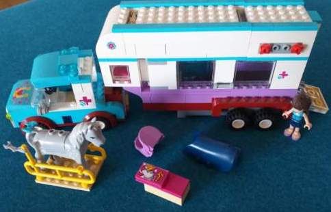 LEGO Friends 41125 - Przyczepa lecznicza dla Koni + GRATIS