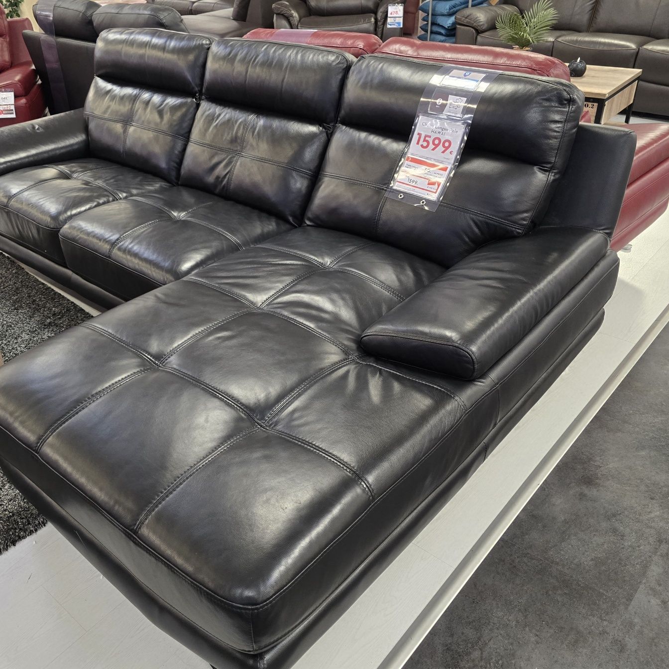 Sofá Chaise Long, em pele natural.