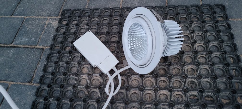 Lampa LED do sufitów podwieszanych