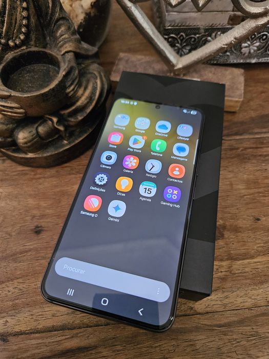 Samsung s22 novo ainda com os plásticos