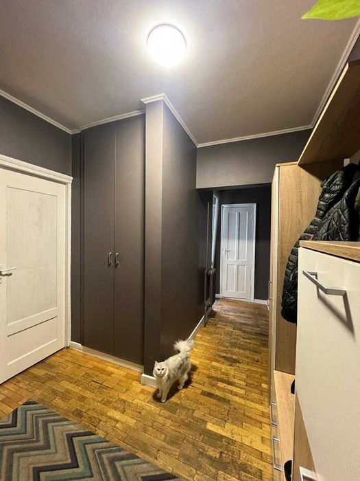 В продаже трехкомнатная квартира на Черемушках.