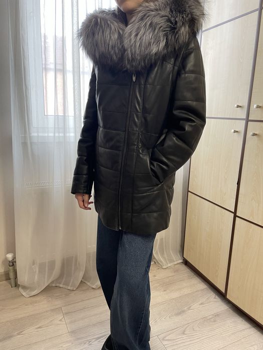 Зимова шкіряна куртка з хутром