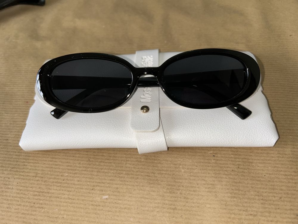 Conjunto oculos de sol c/estojo