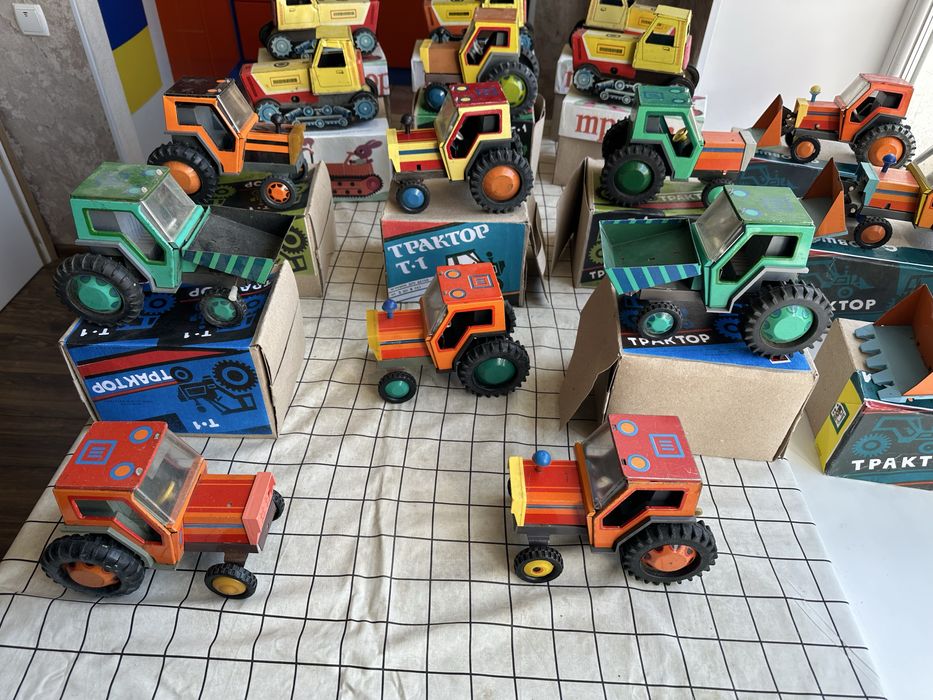 Ігрушка ссср Трактор