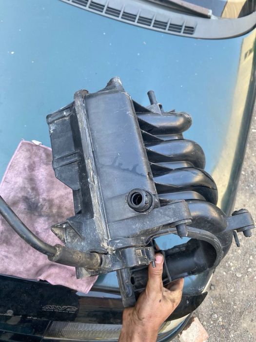 Впускний колектор Мерседес а клас w168 A 166 141 02 01 цілий рівний