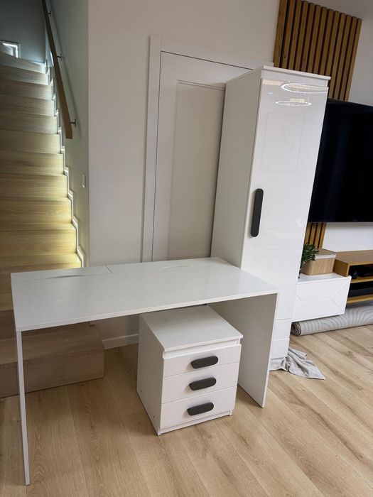 Sprzedam Szafka szafa biurko zestaw biurowy