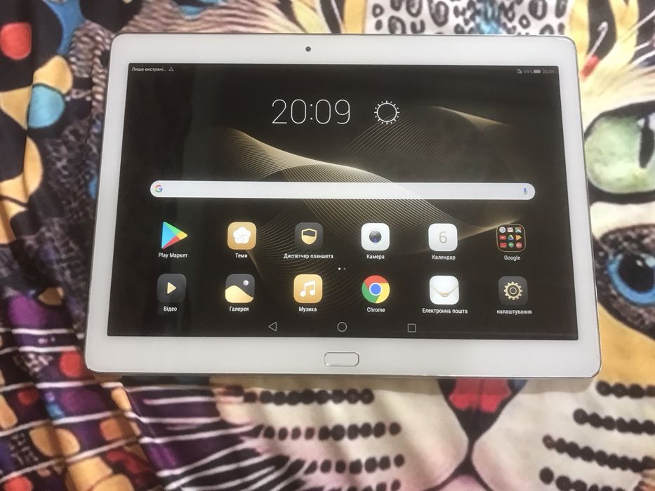 Звонящий планшет Huawei M2. 2/16 GB, экран 10 дюймов. Отличный