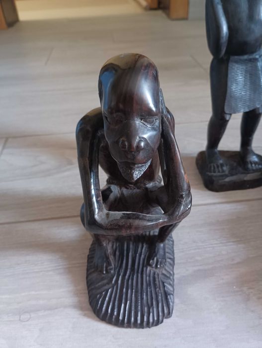 Esculturas em pau preto detalhadas ( mais de 50 anos )