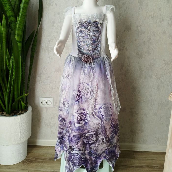 Продам карнавальні сукні для дівчат 5-12р