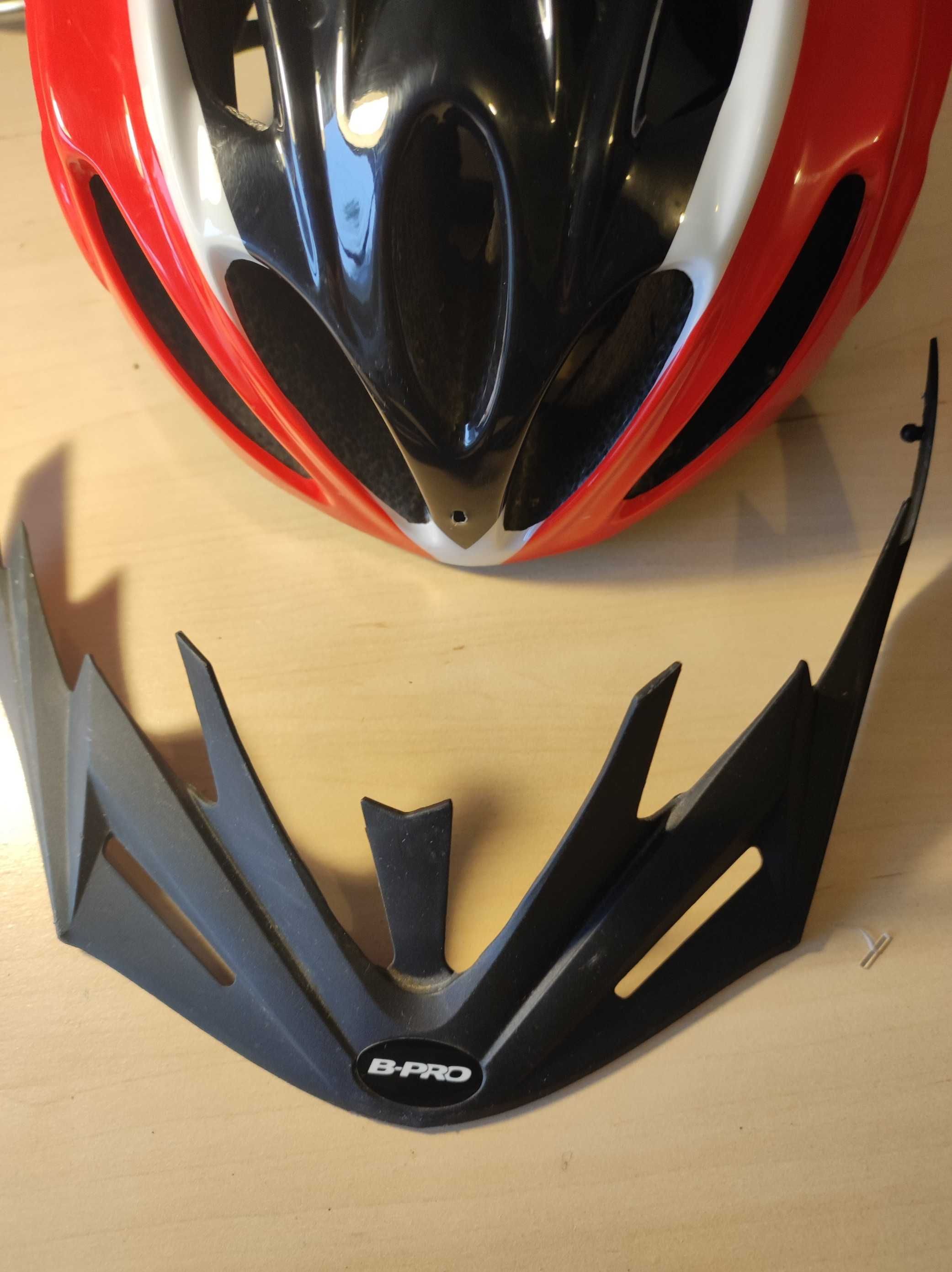 Capacete BTT - marca Lazer Pro