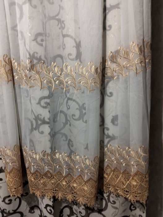 Продам тюль на вікно. Розмір 2,5 на 2,5.
