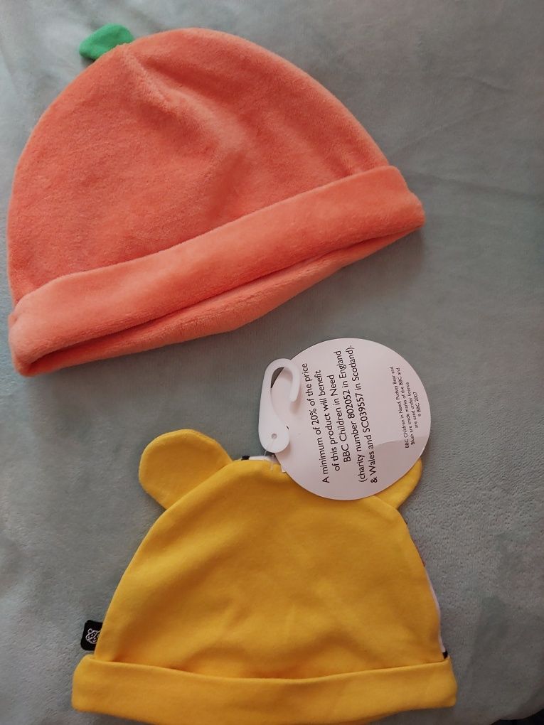 Dwie czapki dla niemowlaka